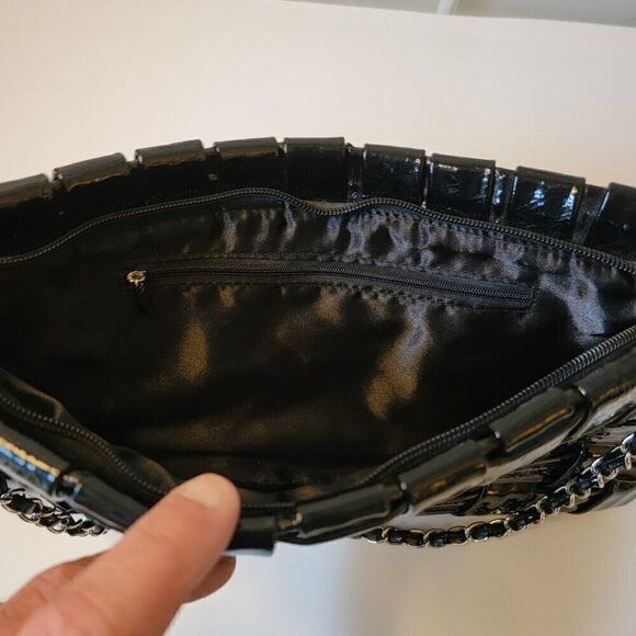 Woven Patent Leather Clutch with Shoulder Chain - Picture 4 of 7
